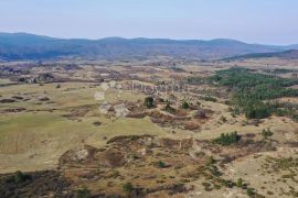 ZEMLJIŠTE POGODNO ZA ETNO SELO, Plaški, Tierra