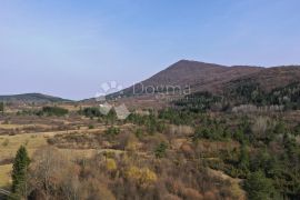 ZEMLJIŠTE POGODNO ZA ETNO SELO, Plaški, Tierra