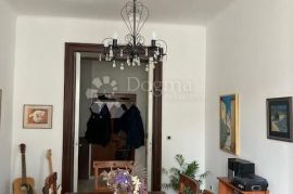 Gospodski stan u očuvanoj zgradi, Rijeka, Appartement