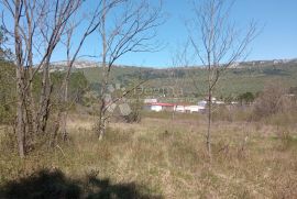 PREKRASNO GRAĐEVINSKO ZEMLJIŠTE S POGLEDOM NA ĆIĆARIJU, Buzet, Terrain