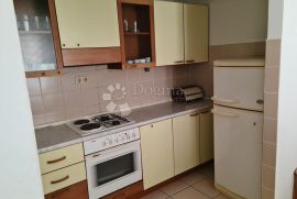 Komforan apartman u centru, Novi Vinodolski, Apartamento