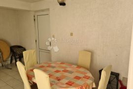 Komforan apartman u centru, Novi Vinodolski, Apartamento