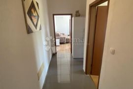 Apartmanska kuća, Novigrad, Novigrad, Casa