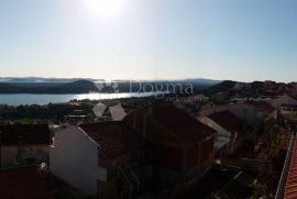 ŠIBENIK KUĆA SA PREKRASNIM POGLEDOM -  METERIZE, Šibenik, Σπίτι