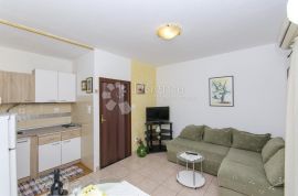 SUPETAR KUĆA 250 M2, Supetar, Casa