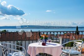 Apartmanska villa u Selcu, Crikvenica, Дом