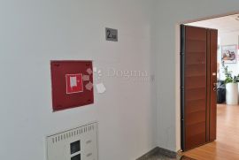 Zagreb - poslovni prostor u centru grada s parkingom, Zagreb, Propiedad comercial