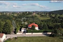 VILA NA VARAŽDINBREGU S PREKRASNIM ARBORETUMOM, Gornji Kneginec, Casa