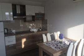 ROGOZNICA APARTMANSKA VILA S BAZENOM NA ODLIČNOJ LOKACIJI, Rogoznica, Casa