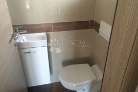 ROGOZNICA APARTMANSKA VILA S BAZENOM NA ODLIČNOJ LOKACIJI, Rogoznica, Casa