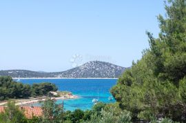 OTOK PRVIĆ - VEĆA KUĆA NADOMAK PLAŽE I MORA, Vodice, Maison