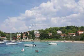 OTOK PRVIĆ - VEĆA KUĆA NADOMAK PLAŽE I MORA, Vodice, Maison