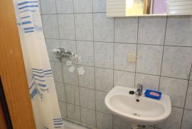 KUĆA SA 4 APARTMANA, SELCE, 300 m OD MORA, Crikvenica, Σπίτι