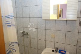 KUĆA SA 4 APARTMANA, SELCE, 300 m OD MORA, Crikvenica, Σπίτι