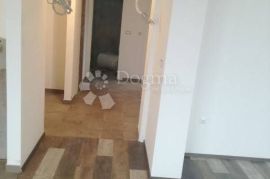 Poslovni prostor 104 m², Viškovo, Gewerbeimmobilie