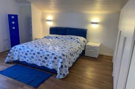 MALI LOŠINJ, DVOETAŽNI STAN U CENTRU, Mali Lošinj, Appartement