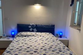 MALI LOŠINJ, DVOETAŽNI STAN U CENTRU, Mali Lošinj, Appartement