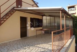 CRIKVENICA, 65 m², PREKRASAN POGLED, TERASA, VRT, PARKING, Crikvenica, Appartment