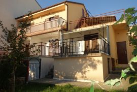 CRIKVENICA, 65 m², PREKRASAN POGLED, TERASA, VRT, PARKING, Crikvenica, Appartment