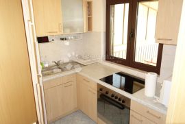 CRIKVENICA, 65 m², PREKRASAN POGLED, TERASA, VRT, PARKING, Crikvenica, Appartment