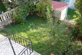 CRIKVENICA, 65 m², PREKRASAN POGLED, TERASA, VRT, PARKING, Crikvenica, Appartment