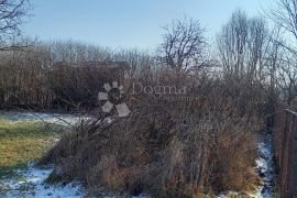 KUĆA ZA RUŠENJE I VELIKO ZEMLJIŠTE IDEJNIM PROJEKTOM ZA STANOVE, Čakovec - Okolica, Terreno