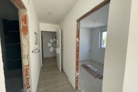 Apartman 98 m²+40 m² novogradnja sa vlastitim bazenom Malinska, Malinska-Dubašnica, شقة