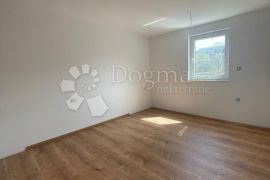 Apartman 98 m²+40 m² novogradnja sa vlastitim bazenom Malinska, Malinska-Dubašnica, شقة