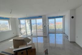 Apartman 98 m²+40 m² novogradnja sa vlastitim bazenom Malinska, Malinska-Dubašnica, شقة