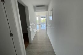 Luksuzan apartman 98 m² Malinska novogradnja (150 m od mora), Malinska-Dubašnica, Appartment