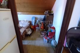 GORNJI KARIN - STAN U KUĆI I MANJI APARTMAN, Obrovac, Ev