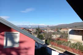 GORNJI KARIN - STAN U KUĆI I MANJI APARTMAN, Obrovac, Ev