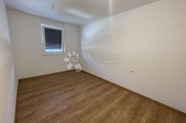 Novogradnja apartman sa bazenom (Malinska), Malinska-Dubašnica, Apartamento