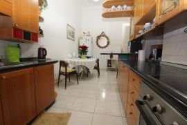 RIJEKA CENTAR PROSTRANI STAN 134.67 m², Rijeka, Appartment