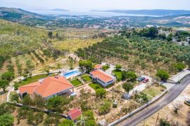 LUKSUZNA I PRELIJEPA MEDITERANSKA VILA, Trogir, Haus