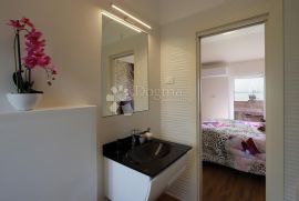 Opatija - Ičići, stan 80 m² s balkonom, 80 m od mora, Opatija - Okolica, Appartment