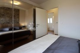 Opatija - Ičići, stan 80 m² s balkonom, 80 m od mora, Opatija - Okolica, Appartment