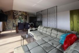 Opatija - Ičići, stan 80 m² s balkonom, 80 m od mora, Opatija - Okolica, Appartment