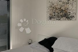 Dvoetažni apartman s bazenom u novogradnji-Malinska, Malinska-Dubašnica, Kвартира