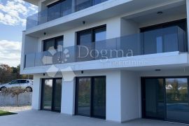 EKSKLUZIVNI PENTHOUSE SA BAZENOM, Malinska-Dubašnica, Appartamento