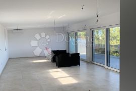 EKSKLUZIVNI PENTHOUSE SA BAZENOM, Malinska-Dubašnica, Appartamento