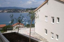 Kuća s pet uređenih apartmana, Trogir, Casa