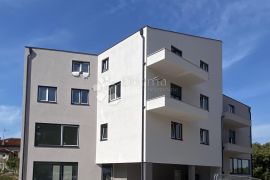 ODLIČAN STAN,  3S+ DB, 120 m², Pula, Appartement