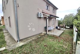 PROSTRANA KUĆA SA 3 APARTMANA, Vodnjan, Casa