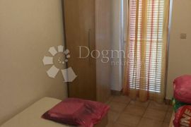 PRIZEMNI APARTMAN, Omišalj, Appartement