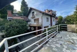 Prodaja kuće Šestinski vrh, 254 m2, parcela 562 m2, Zagreb, Famiglia