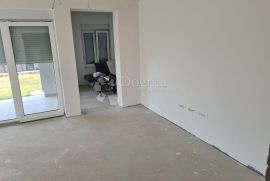 Čikovići, prekrasan dvosobni stan sa galerijiom u nogradnji!!!, Kastav, Apartamento