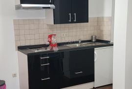 Kuća sa apartmanima i poslovnim prostorom, Novi Vinodolski, Casa