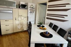 Rab-odličan stan u gradskoj jezgri s pogledom, Rab, Appartment