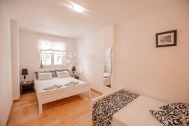 Prekrasna vila sa 10 apartmana, Poreč, Kuća